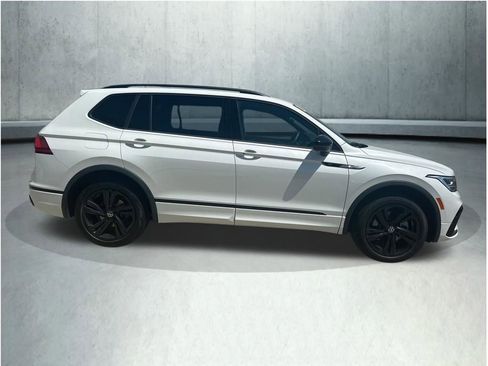 Used 2024 Volkswagen Tiguan SE R-Line AWD/4WD image 6