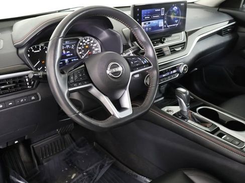Used 2023 Nissan Altima 2.0 SR image 25