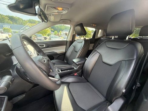 Used 2022 Jeep Compass Latitude AWD/4WD image 39