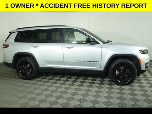 Used 2022 Jeep Grand Cherokee L Laredo AWD/4WD image 2