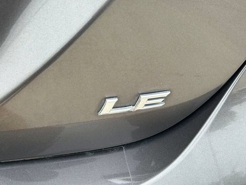 Used 2022 Toyota Camry LE FWD image 12