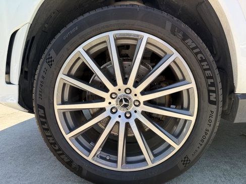 Used 2023 Mercedes-Benz GLS 450 4MATIC image 4