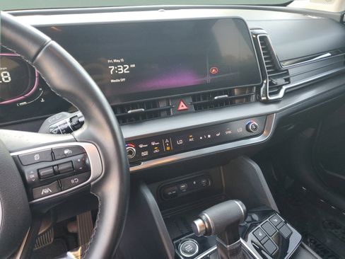 Certified 2023 Kia Sportage EX FWD image 24