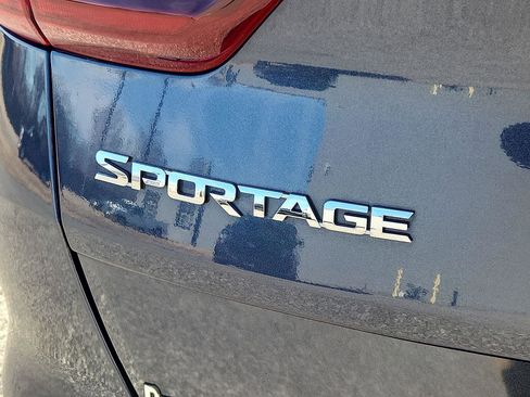 Used 2021 Kia Sportage LX image 30