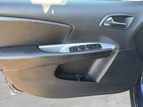 Used 2020 Dodge Journey SE w/ SE Popular Equipment Group image 23