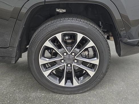 Used 2025 Jeep Grand Cherokee Overland AWD/4WD image 33