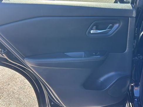Used 2024 Nissan Rogue SV AWD/4WD image 14
