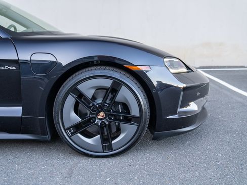 New 2026 Porsche Taycan image 9