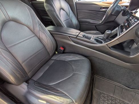 Used 2021 Toyota Avalon Limited image 32