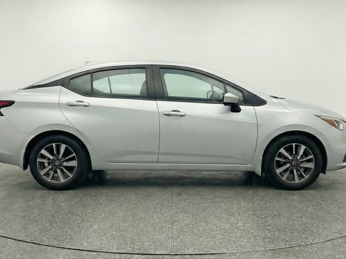 Used 2025 Nissan Versa SV FWD image 11