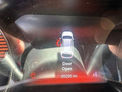 Used 2016 Jeep Cherokee Trailhawk AWD/4WD image 6