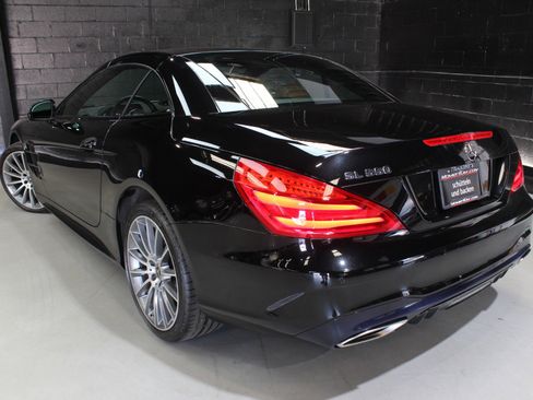 Used 2017 Mercedes-Benz SL 550 image 14