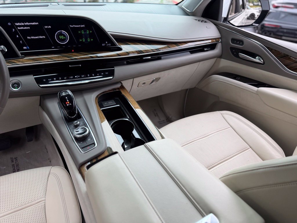 Used 2021 Cadillac Escalade Premium Luxury Platinum w/ LPO, Radiant Package AWD/4WD image 45