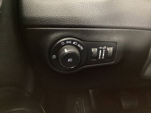 Used 2021 Jeep Compass Limited w/ Sun and Sound Group image 23