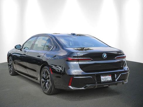 Used 2026 BMW i7 eDrive50 w/ M Sport Package RWD image 4