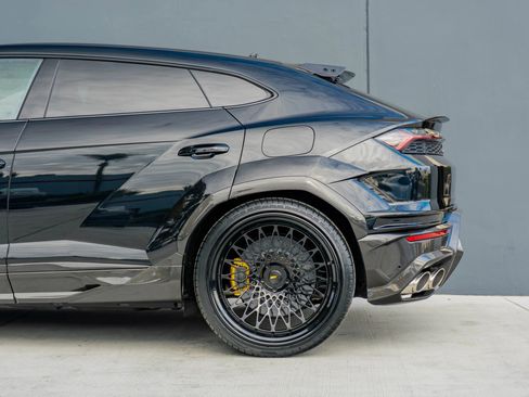 Used 2025 Lamborghini Urus SE AWD/4WD image 21