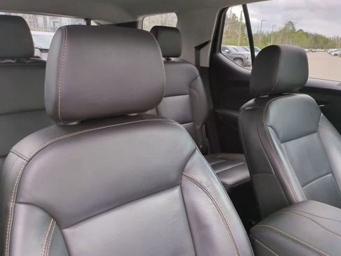 Used 2021 Chevrolet Traverse LT w/ LT Premium Package image 7