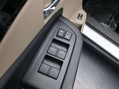 Used 2021 Honda Pilot Touring image 19