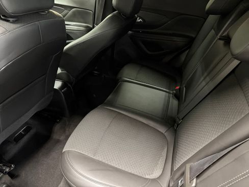 Used 2022 Buick Encore Preferred AWD/4WD image 18