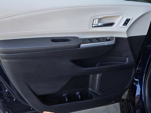 Certified 2026 Toyota Sienna Limited FWD image 9