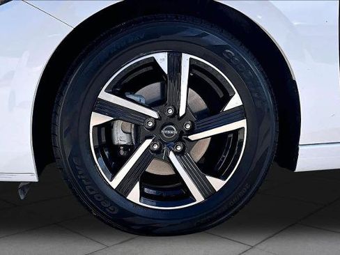 Certified 2025 Nissan Sentra SV FWD image 11