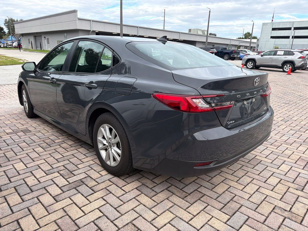 Used 2025 Toyota Camry LE w/ Convenience Package FWD image 4