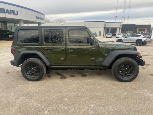 Used 2023 Jeep Wrangler Unlimited w/ Cold Weather Group image 8