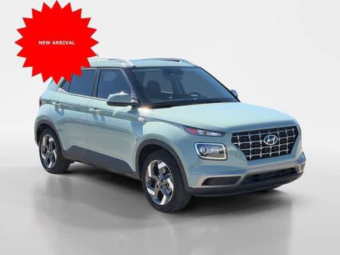 Used 2025 Hyundai Venue SEL image 7