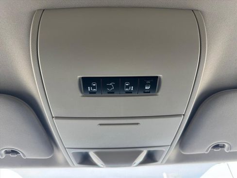 Used 2014 Dodge Grand Caravan SXT image 21