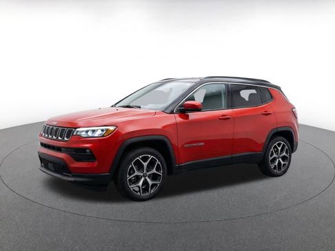 Used 2025 Jeep Compass Limited AWD/4WD image 3