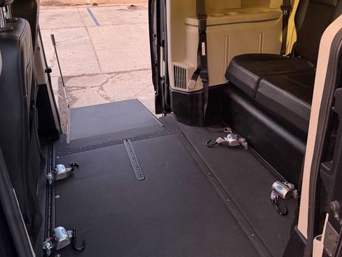 Used 2019 Dodge Grand Caravan SXT image 16