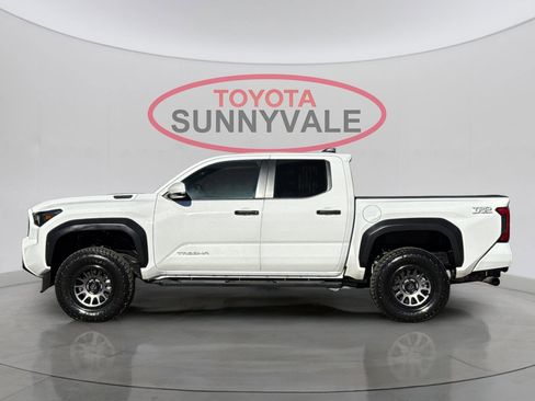 Used 2024 Toyota Tacoma TRD Off-Road image 6