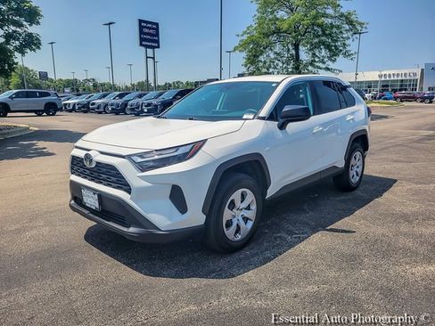 Used 2024 Toyota RAV4 LE AWD/4WD image 8