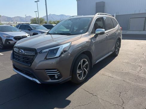 Used 2023 Subaru Forester Touring w/ Popular Package #3 AWD/4WD image 3