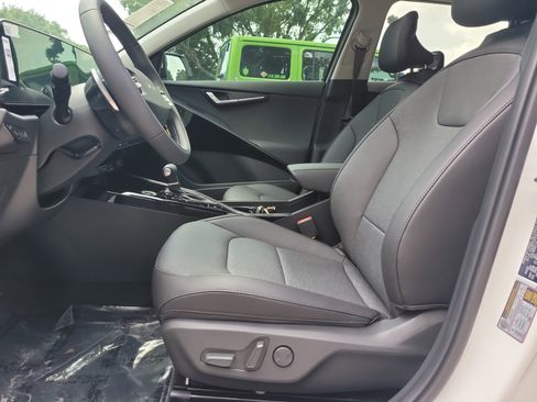 New 2025 Kia Niro SX image 19