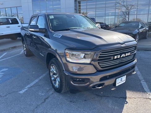 Used 2022 RAM 1500 Laramie w/ Laramie Southwest Edition image 3
