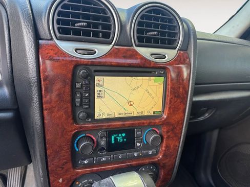 Used 2005 GMC Envoy XL SLE image 12