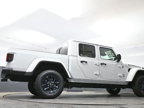 New 2026 Jeep Gladiator Sport AWD/4WD image 42
