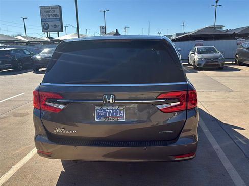 Used 2023 Honda Odyssey Touring image 11