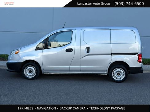 Used 2017 Chevrolet City Express LT w/ Technology Package FWD image 3
