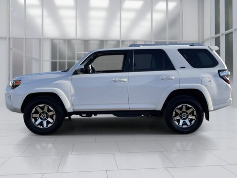 Used 2016 Toyota 4Runner SR5 RWD image 3