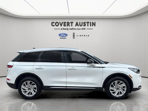 Used 2022 Lincoln Corsair FWD image 6