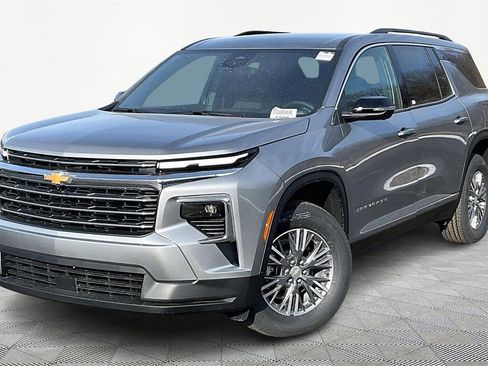 New 2026 Chevrolet Traverse LT w/ Driver Confidence Package image 1