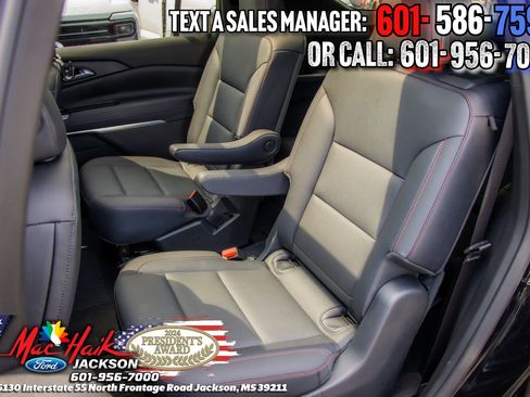 Used 2024 Chevrolet Traverse Z71 w/ Enhanced Driving Package image 9