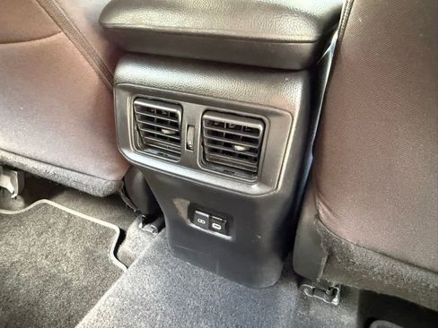 Used 2024 Toyota RAV4 XLE AWD/4WD image 46