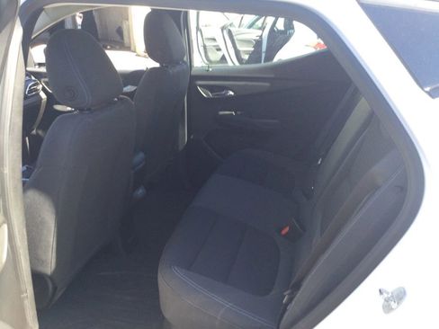 Used 2023 Chevrolet Bolt EUV LT w/ Comfort Package image 18