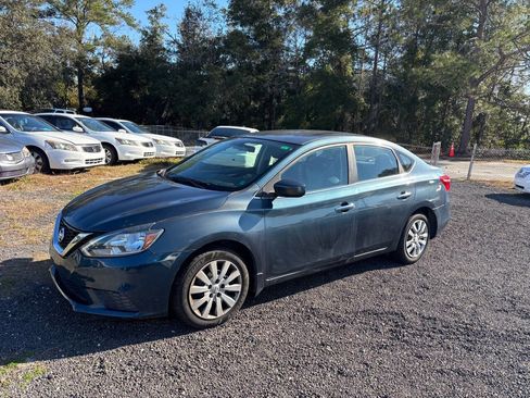 Used 2016 Nissan Sentra SV image 2