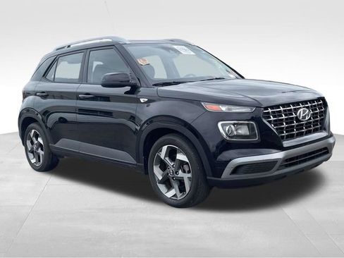Used 2022 Hyundai Venue SEL FWD image 5