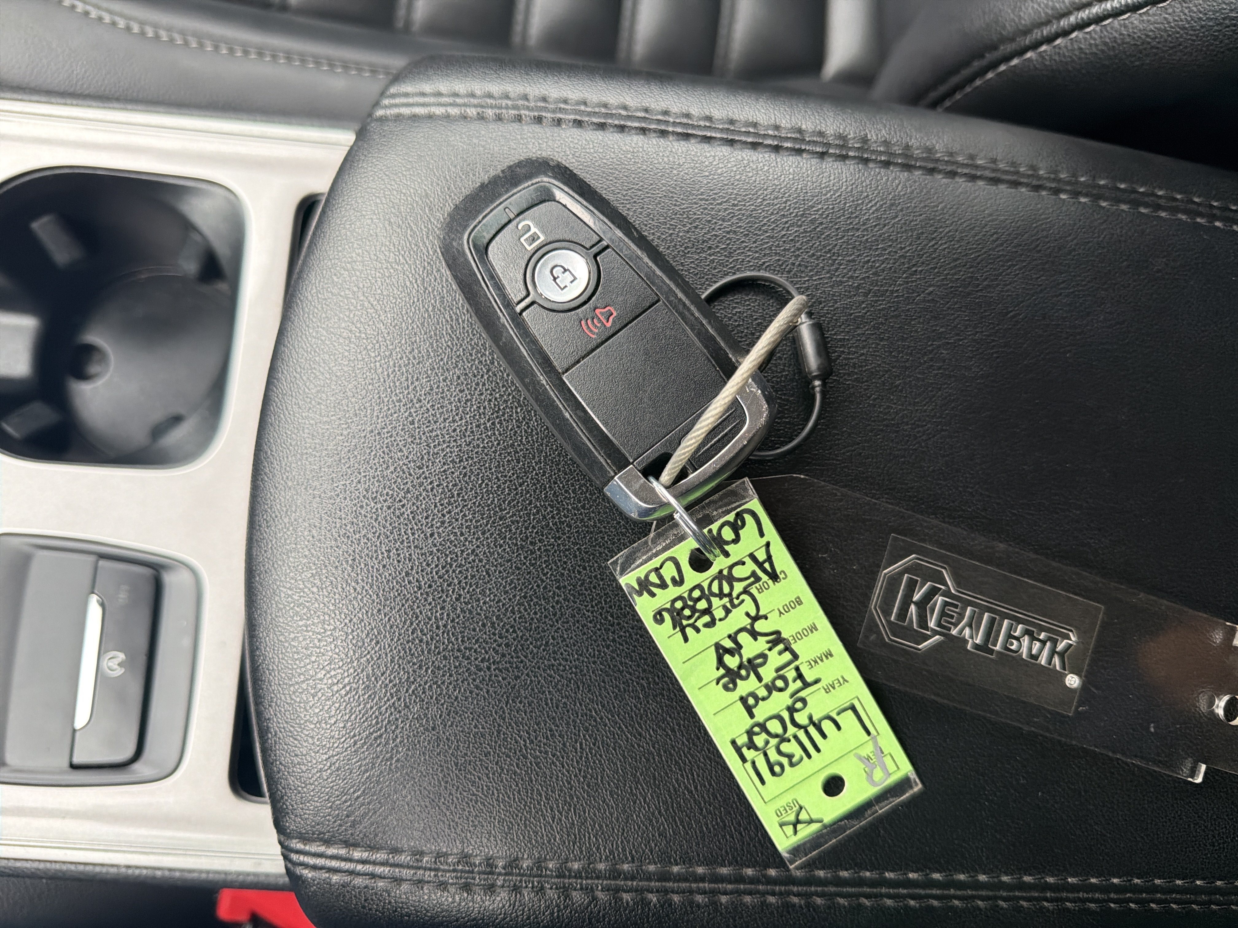 Used 2024 Ford Edge SEL AWD/4WD image 30