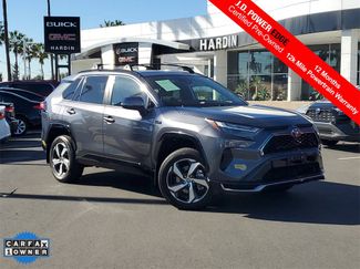 Used 2022 Toyota RAV4 SE video 1